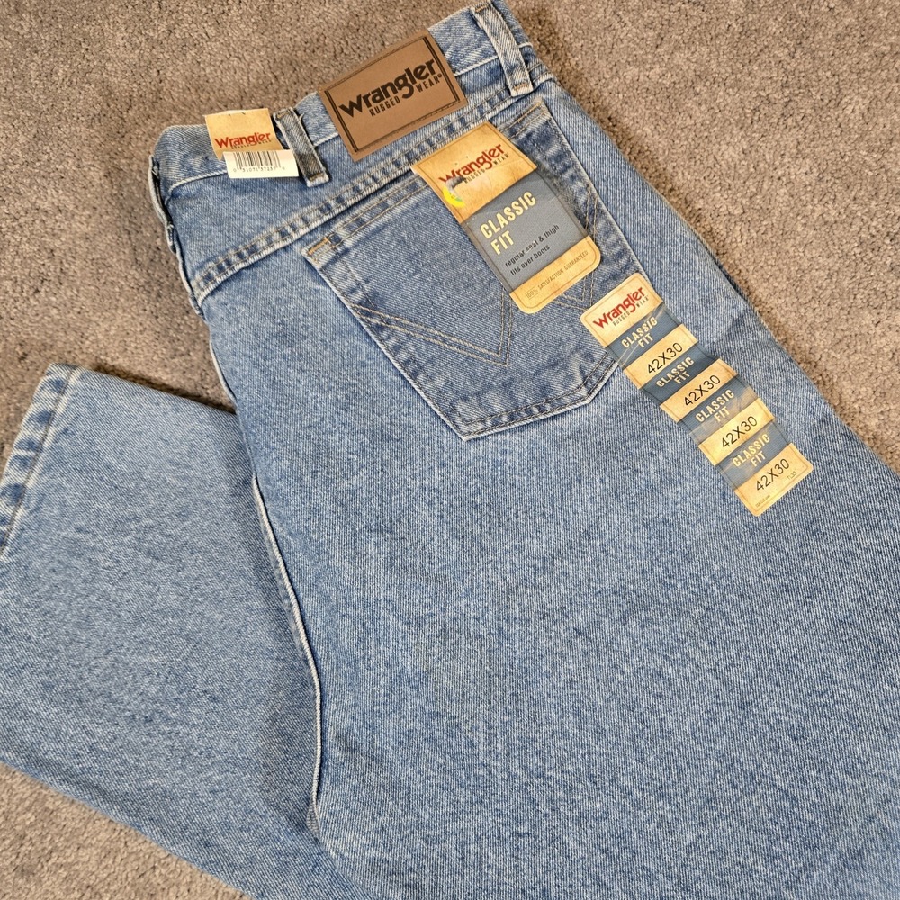 Wrangler‎ Classic Fit Jeans Mens 42x30 Blue Denim Rugged Wear Bootcut NWT